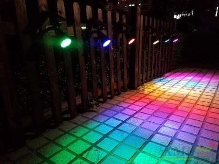 สปอร์ตไลท์ปักสนาม โซล่าเซลล์ 7 led (super bright) (เเสง : หลากสี)