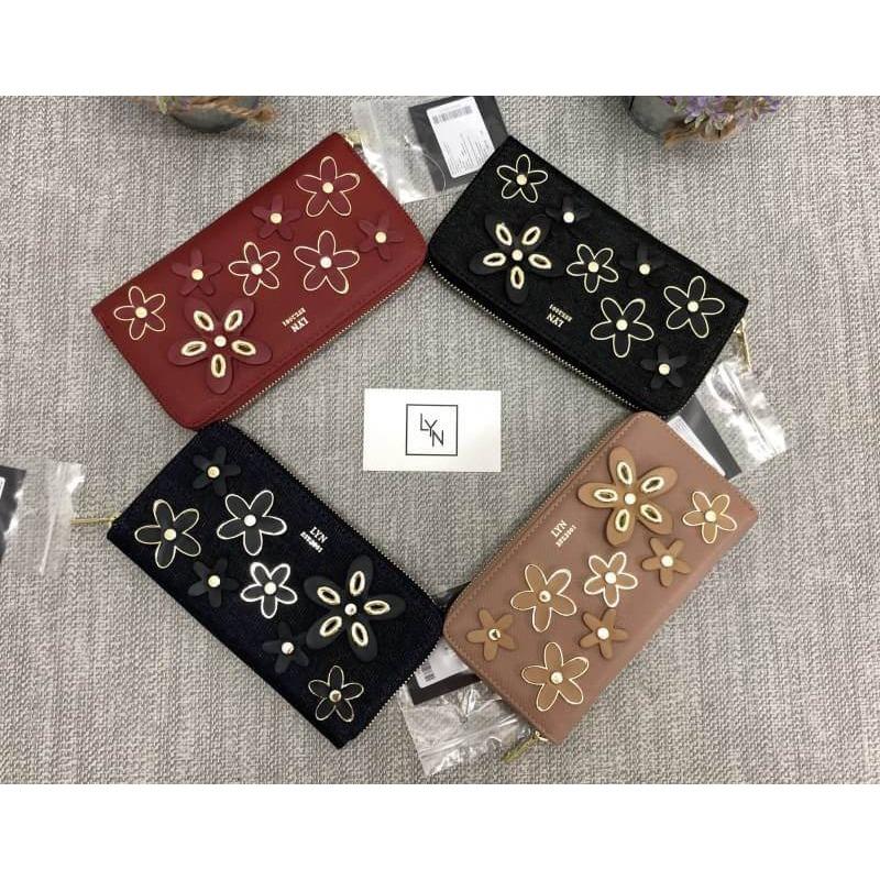 New arrival. LYN BLOOMINGDALE LONG WALLET