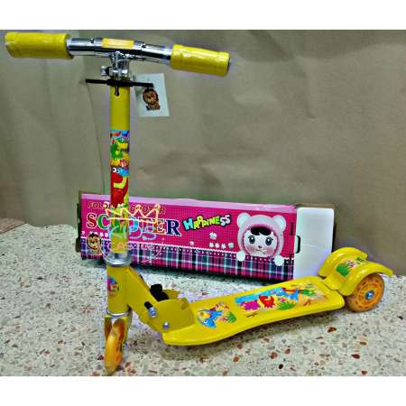 Kids castle สกู๊ตเตอร์ 3 ล้อ สำหรับเด็ก พับเก็บได้ ปรับความสูงได้ 3 ระดับมีไฟที่ล้อ Scooter 81B