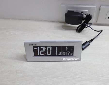 นาฬิกาปลุกและตั้งโต๊ะทำงาน SEIKO รุ่น QHL081S