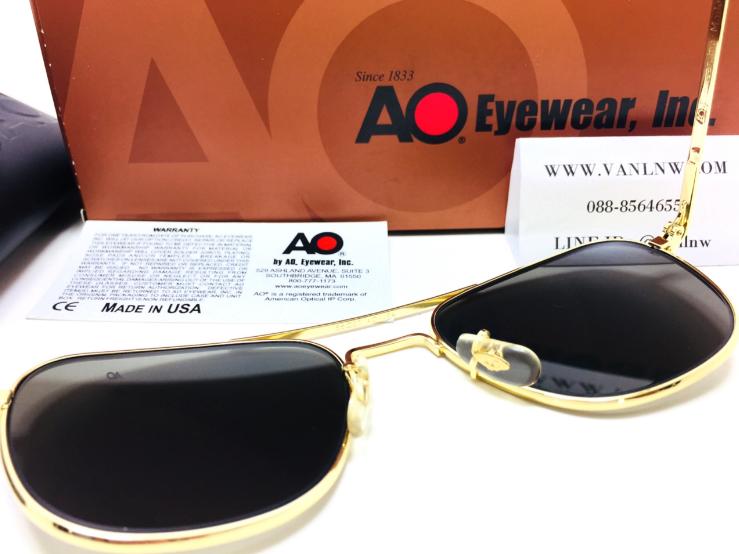 แว่นกันแดด Ao Eyewear รุ่น Original Pilot Made in USA สีทองเลนส์เทา ของ