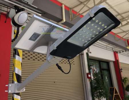 โคมไฟถนน โซล่าเซลล์ 20 Watt Monocrystalline ( แสง:ขาว)