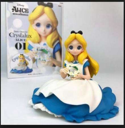 โมเดล Disney Characters Crystalux สินค้าบรรจุในกล่องทุกชิ้น ลาย  Alice in the Wonderland  1 ชิ้น
