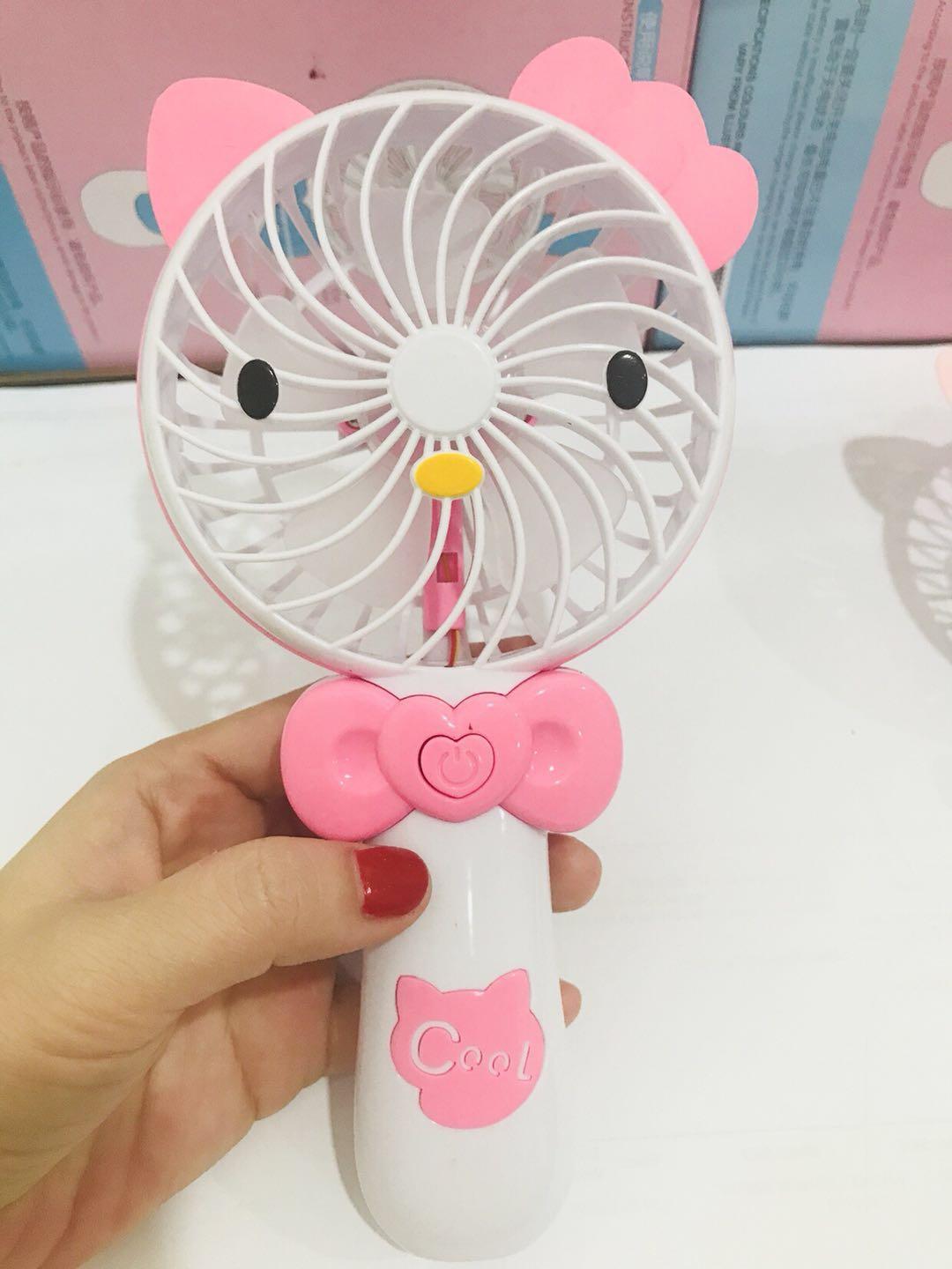 Cartoonf Mini fan CS1183-2 พัดลมพกพาขนาดเล็กชาร์จสายUSBใส่ถ่านลมแรง Cartoonf Mini fan CS1183-2 พัดลมพกพาขนาดเล็กชาร์จสายUSBใส่ถ่านลมแรง