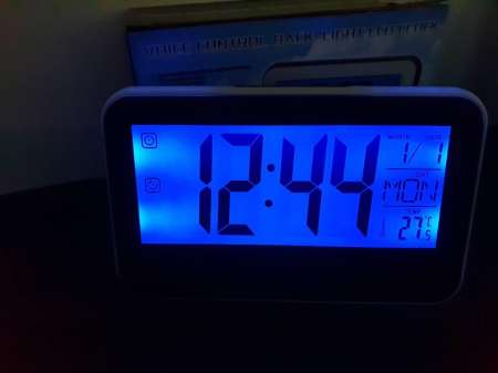 นาฬิกาดิจิตอลLED DIGITAL CLOCK ตั้งโต๊ะ เปิดไฟหน้าจอด้วยเสียงได้ No.3618  ตั้งปลุกด้วยเสียงดนตรี  บอก วัน /เดือน /สัปดาห์ + เวลา /นาที  + อุณหภูมิ  มีปุ่มกด Snooze/ไฟหน้าจอ จับเวลาถอยหลัง (Timer)