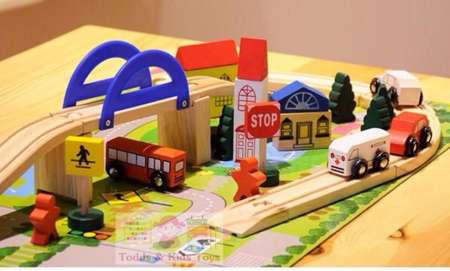 Todds Kids Toys ของเล่นเสริมพัฒนาการ บล็อกไม้ชุดสร้างเมือง Rail Overpass เมืองจำลอง 