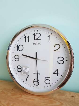 Seiko นาฬิกาแขวนผนัง ขนาด 16 นิ้ว ขอบเงิน สำหรับสำนักงาน PDA014ST Seiko นาฬิกาแขวนผนัง ขนาด 16 นิ้ว ขอบเงิน สำหรับสำนักงาน PDA014ST