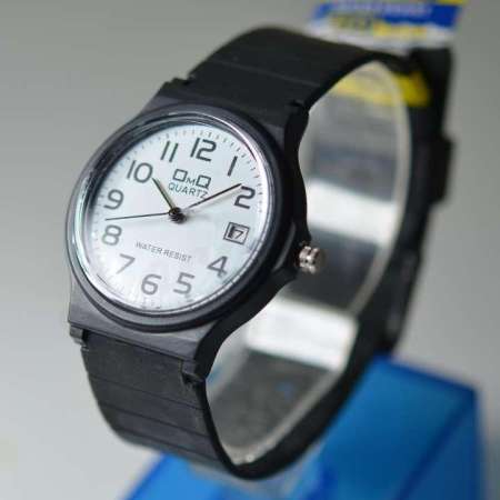 OMQ นาฬิกาข้อมือผู้หญิง ผู้ชายมีวันที่ สายยางสีดำ หนัาปัดกลม MQ-24 ฟรีกล่องPOCA