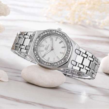 SVL นาฬิกาข้อมือผู้หญิง ประดับคริสตัล (แถมกล่องสวยหรู) รุ่น AP1101