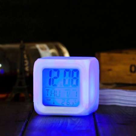 Gion - นาฬิกาปลุก แสดงเวลา วันที่ เดือน สัปดาห์ วัดอุณหภูมิได้ เปลี่ยนสีไฟได้ 7 ชนิด หน้าจอ LED Gion - นาฬิกาปลุก แสดงเวลา วันที่ เดือน สัปดาห์ วัดอุณหภูมิได้ เปลี่ยนสีไฟได้ 7 ชนิด หน้าจอ LED