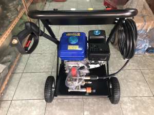 เครื่องฉีดน้ำแรงดันสูงแบบเครื่องยนต์เบนซิน 2500 PSI Gasoline High Pressure Washer ยี่ห้อ XYLON รุ่น XY-2500P