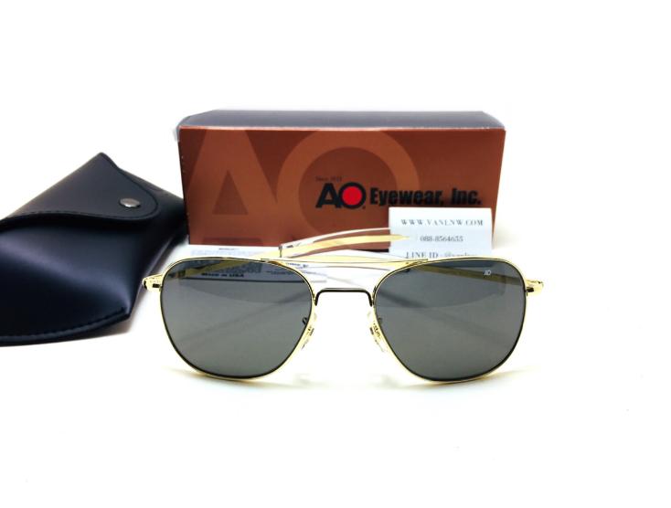 แว่นกันแดด Ao Eyewear รุ่น Original Pilot Made in USA สีทองเลนส์เทา ของ