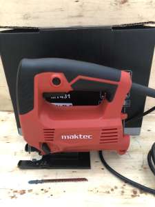 เครื่องเลื่อยฉลุจิ๊กซอว์ไฟฟ้า 450 W Jig Saw ยี่ห้อ Maktec รุ่น MT431 เครื่องเลื่อยฉลุจิ๊กซอว์ไฟฟ้า 450 W Jig Saw ยี่ห้อ Maktec รุ่น MT431