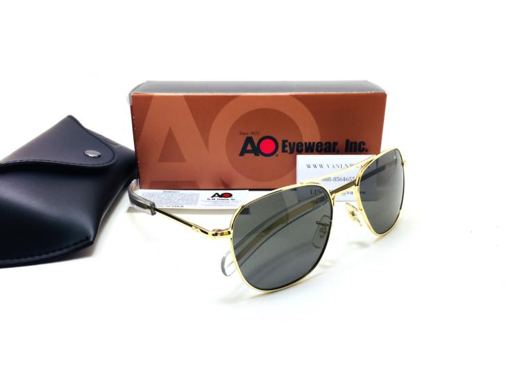 แว่นกันแดด Ao Eyewear รุ่น Original Pilot Made in USA สีทองเลนส์เทา ของ
