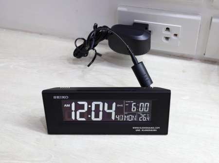 นาฬิกาปลุกและตั้งโต๊ะทำงาน SEIKO รุ่น QHL081K