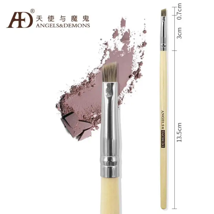 eyebrow concealer brush