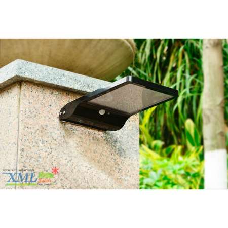 โคมไฟติดผนัง โซล่าเซลล์ 42 SMD LED + Motion (โคมแบนดำ)