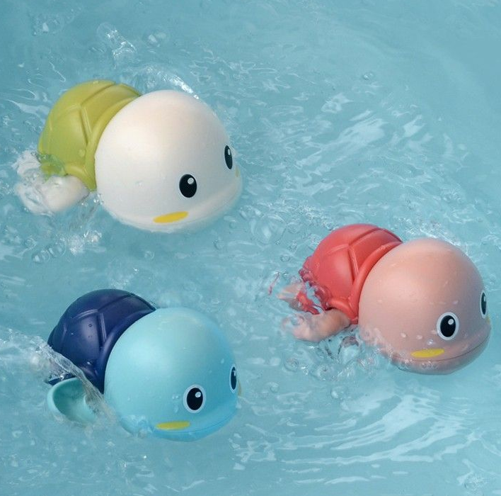 ของเล่นเต่าว่ายน้ำสำหรับเด็กของเล่นอาบน้ำสุดน่ารักและของเล่นน้ำพร้อมการเคลื่อนไหวมี 3 สีให้เลือก   Kids Wind-Up Swimming Turtle Toy, Cute Bath and Water Toy with Movement, 3 Colors Available