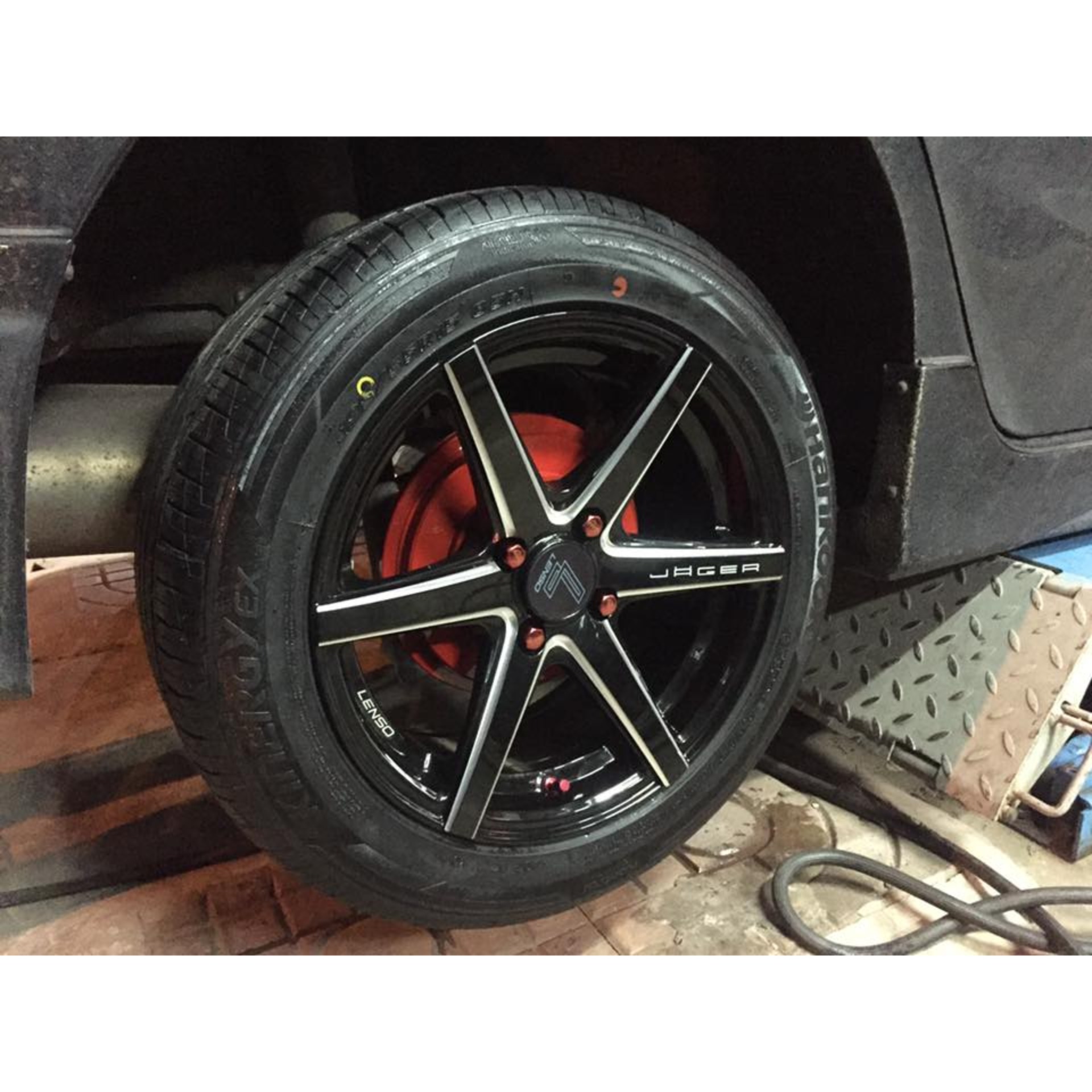 ล้อแม็กใหม่พร้อมยางใหม่ ล้อแม็กLenso Jager Craft ขอบ17 กว้าง7.5 ET35 4/100 พร้อมยางใหม่ Hankook H457 V2 205/45R17 ปี2020 แถมน๊อตล้อ จุ๊บลม  จำนวน 1 ชุด 4 ล้อ