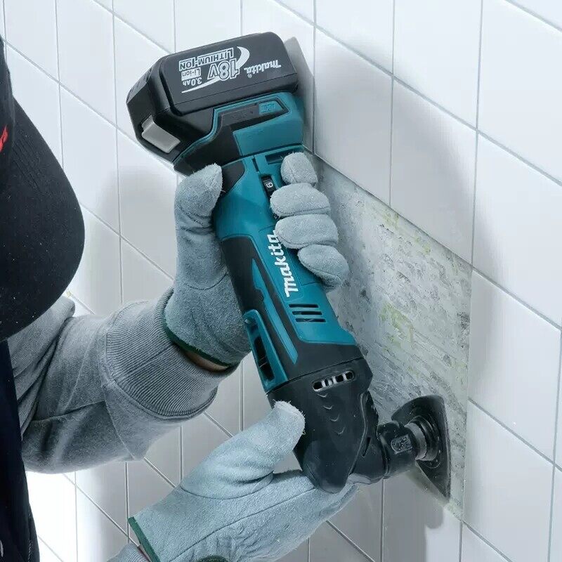 MAKITA Multiherramienta inalámbrica DTM51RFEX1 18V 3.0AH 6000-20000 OPM +  accesorios