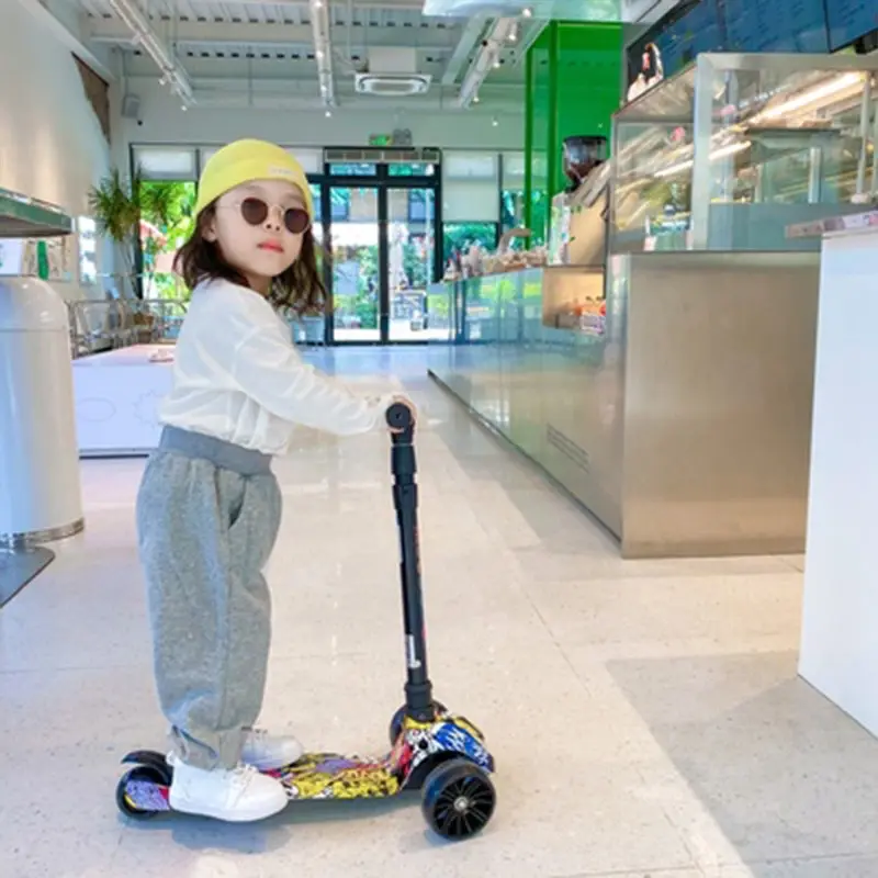 ภาพสินค้าสกูตเตอร์ 3-10 ปี สกูตเตอร์ scooter ปรับความสูงได้ พับเก็บได้ง่าย ช่วยบริหารกล้ามเนื้อขาและช่วยในการทรงตัวของเด็ก H0004 จากร้าน Funland บน Lazada ภาพที่ 8