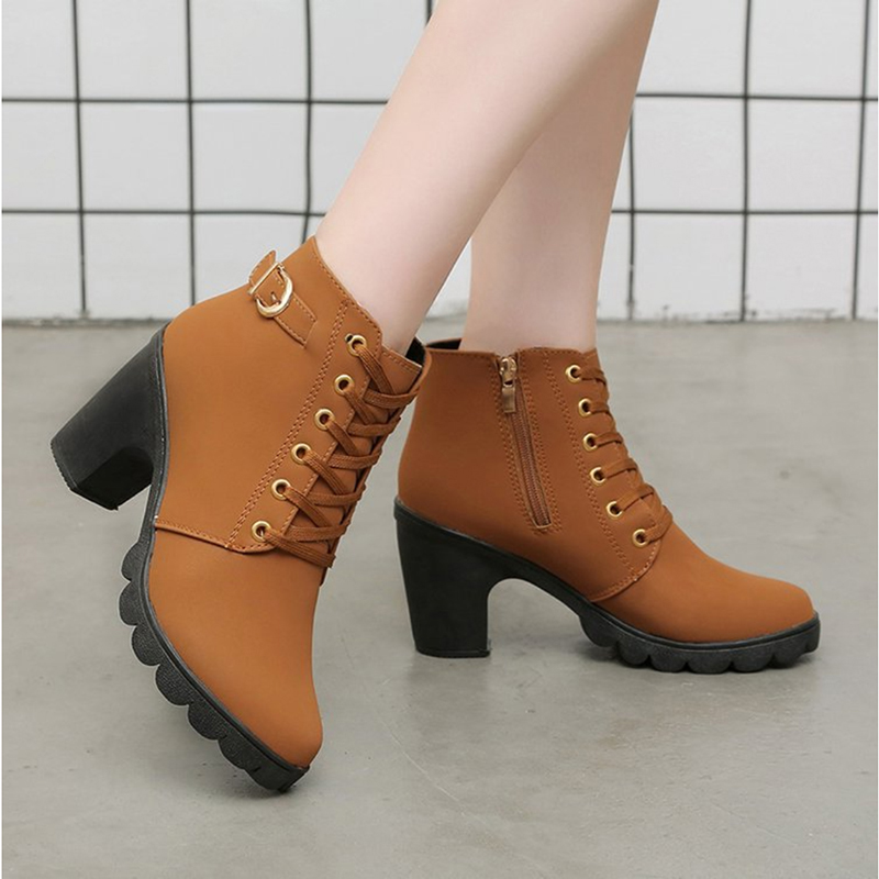 Darane รองเท้าแฟชั่น รหญ้าคารองเท้าส้นสูงของผู้หญิงสั้นรองเท้าบู๊ตหนังรุ่ง Women Retro Thick High Heel Zipper Single Ankle Boots LTH222-8