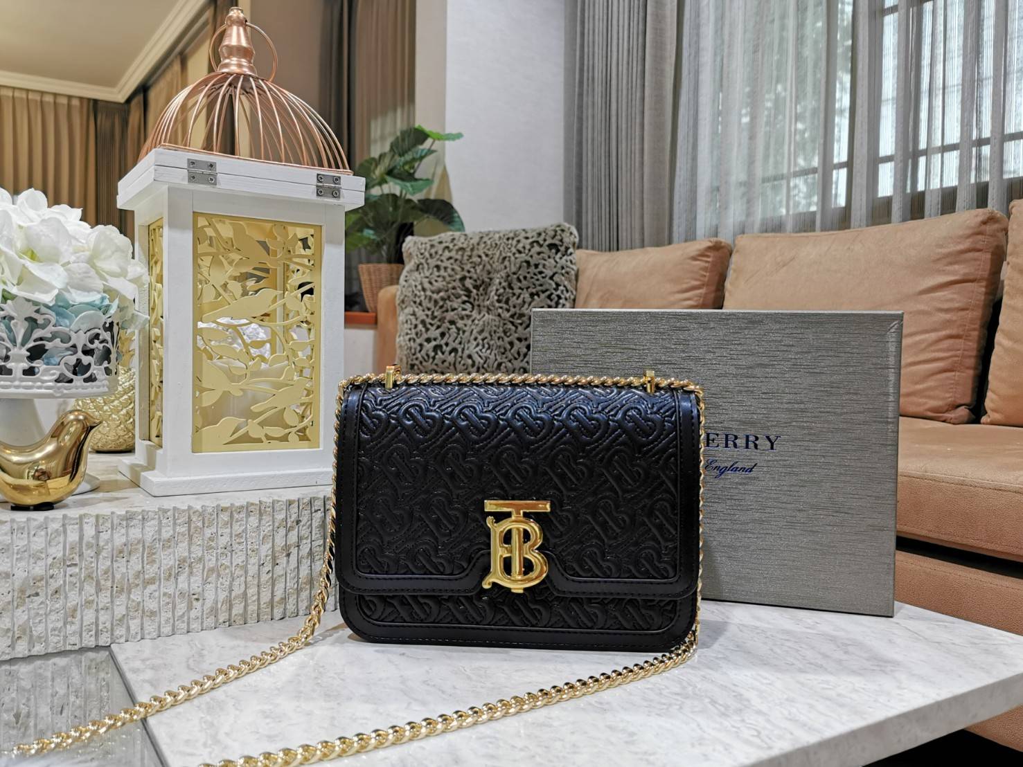 กระเป๋าสะพาย สะพายไหล่ สะพายข้าง ของแท้ BURBERRY FRAGRANCES LEATHER