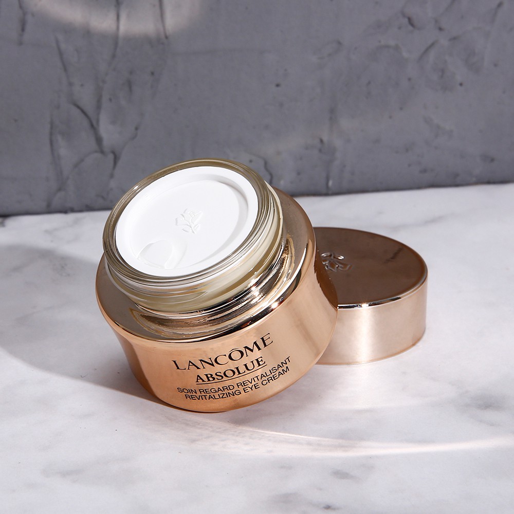 Cyanine Pure eye Cream is antiaging moisturizing whitening and