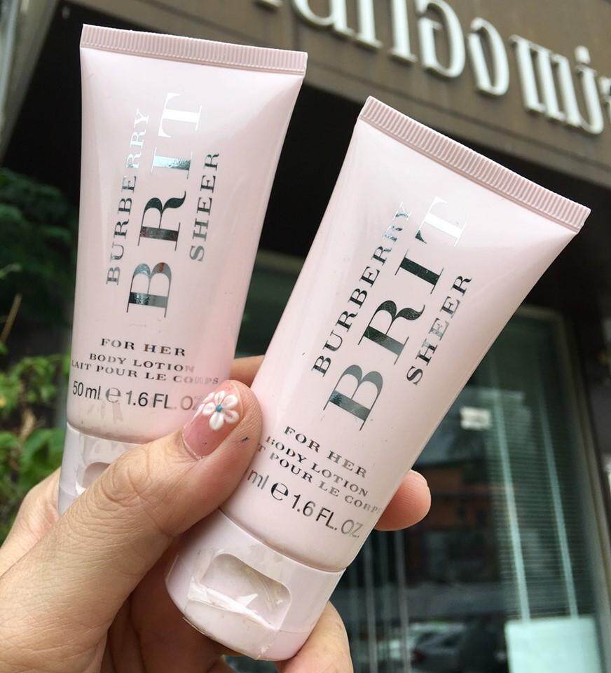 BURBERRY, BURBERRY Brit Sheer For Her Body Lotion, BURBERRY Brit Sheer For Her Body Lotion รีวิว, BURBERRY Brit Sheer For Her Body Lotion ราคา, BURBERRY Brit Sheer For Her Body Lotion ของแท้, BURBERRY Brit Sheer For Her, BURBERRY Brit Sheer For Her Body Lotion 50 ml.