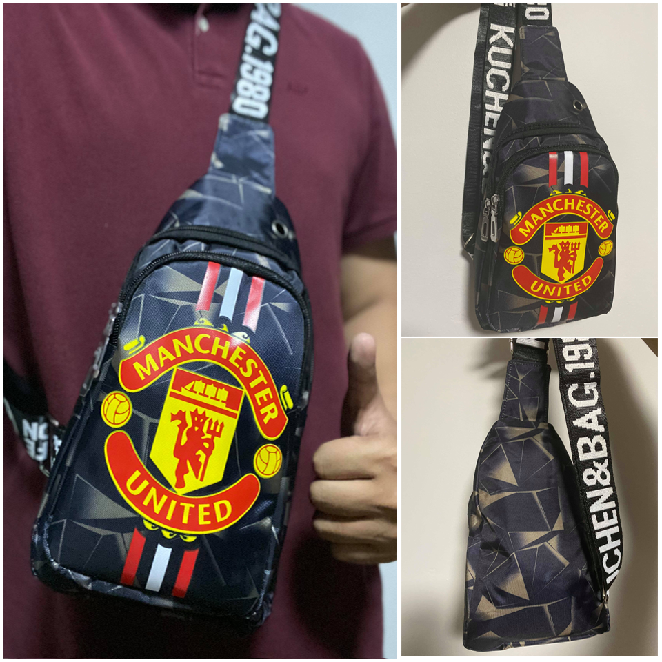 กระเป๋าเป้ กระเป๋าคาดอก แมนยู man u Manchester United ลายสวยงาม สีดำ
