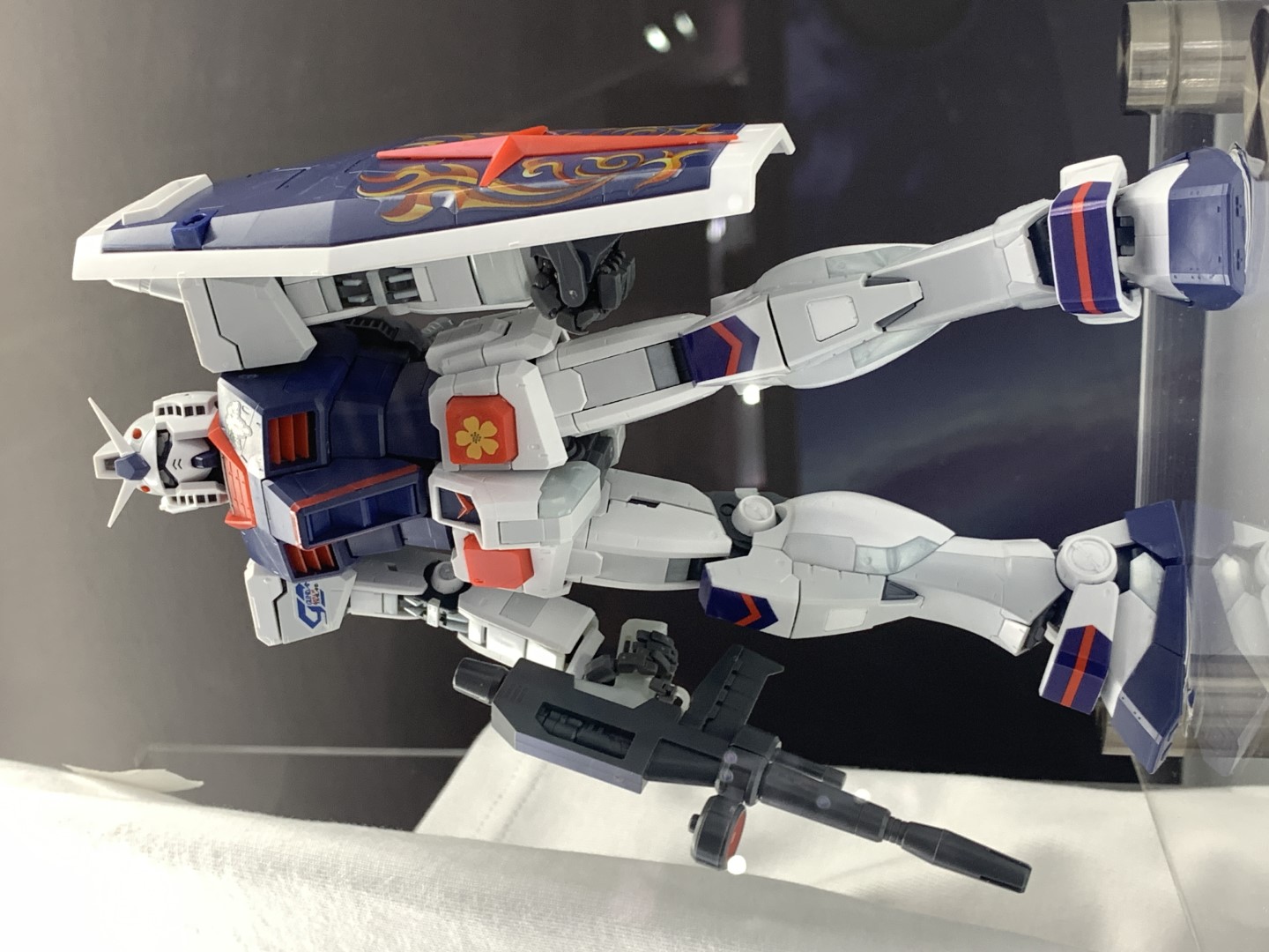 BANDAI SPIRITS_MG 1/100 RX-78-2 Gundam Ver 3.0 Ver Gundam Docks at