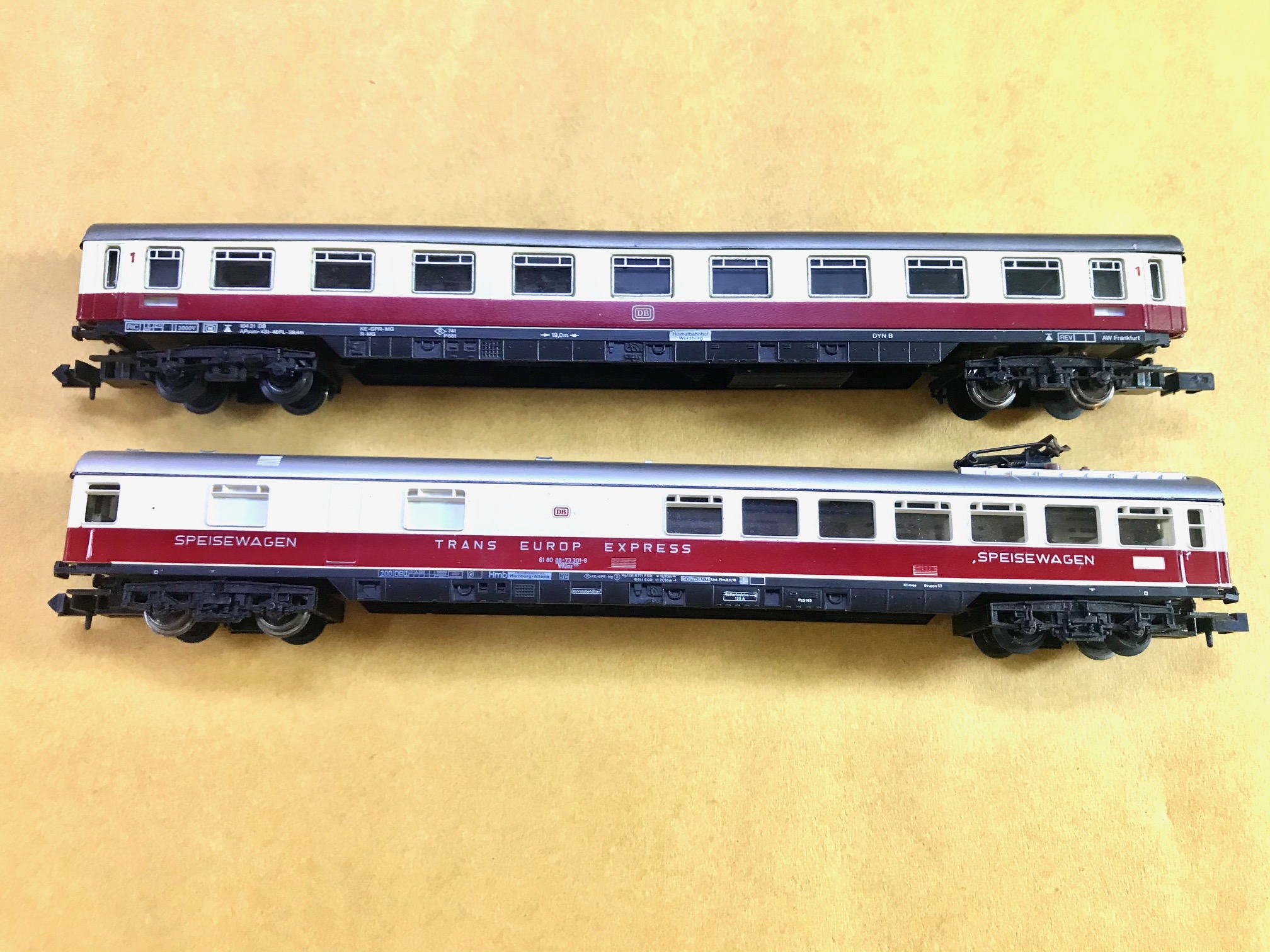 Preowned N Scale Minitrix Trans Europa Express Passenger and Dining Cars