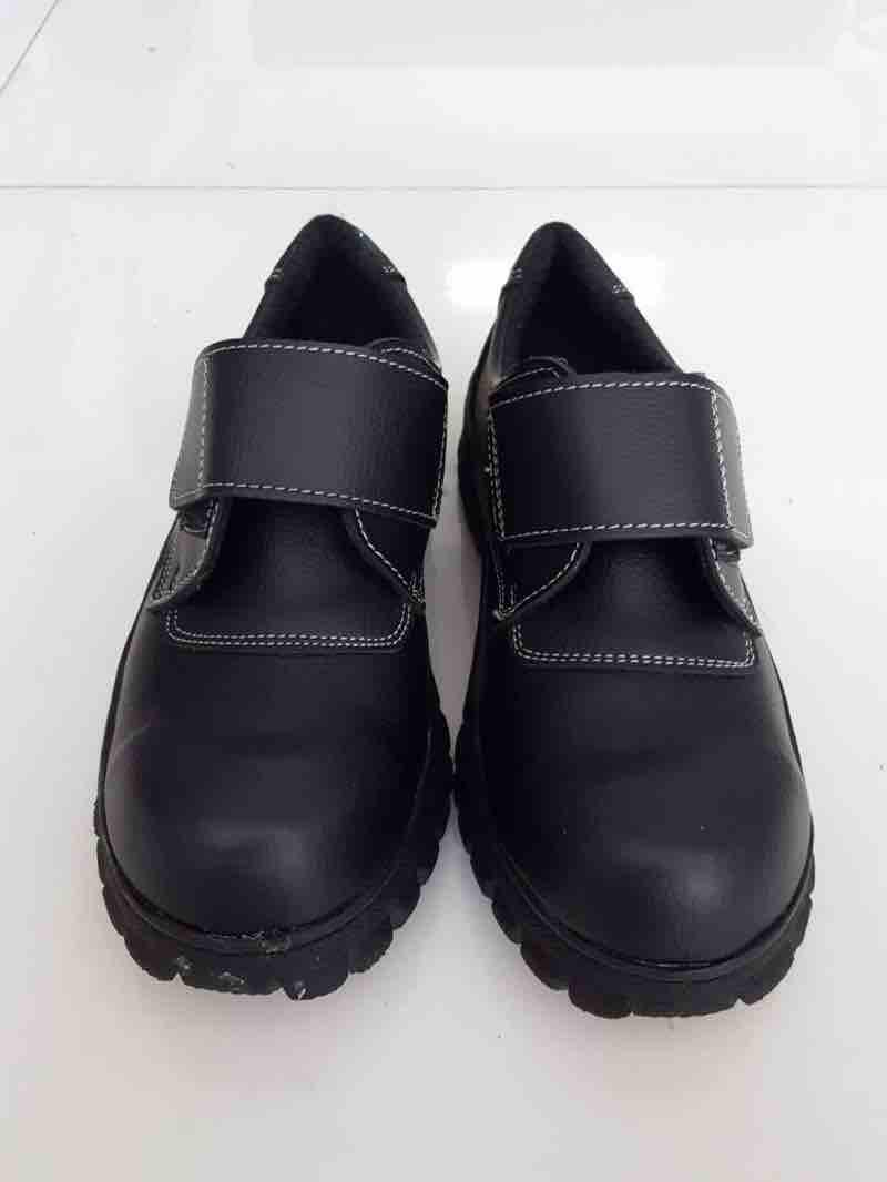 รองเท้าเซฟตี้หัวเหล็กแบบแปะตีนตุ๊กแก พื้นเย็บรอบ ราคา 450 บาท