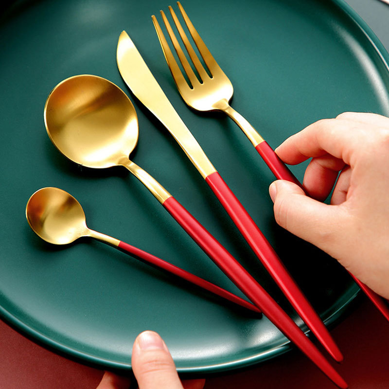 ชุดอาหารโปรตุเกสมีดและส้อมช้อนชุดโรแมนติกอาหารตะวันตกช้อนส้อมสเต็ก
