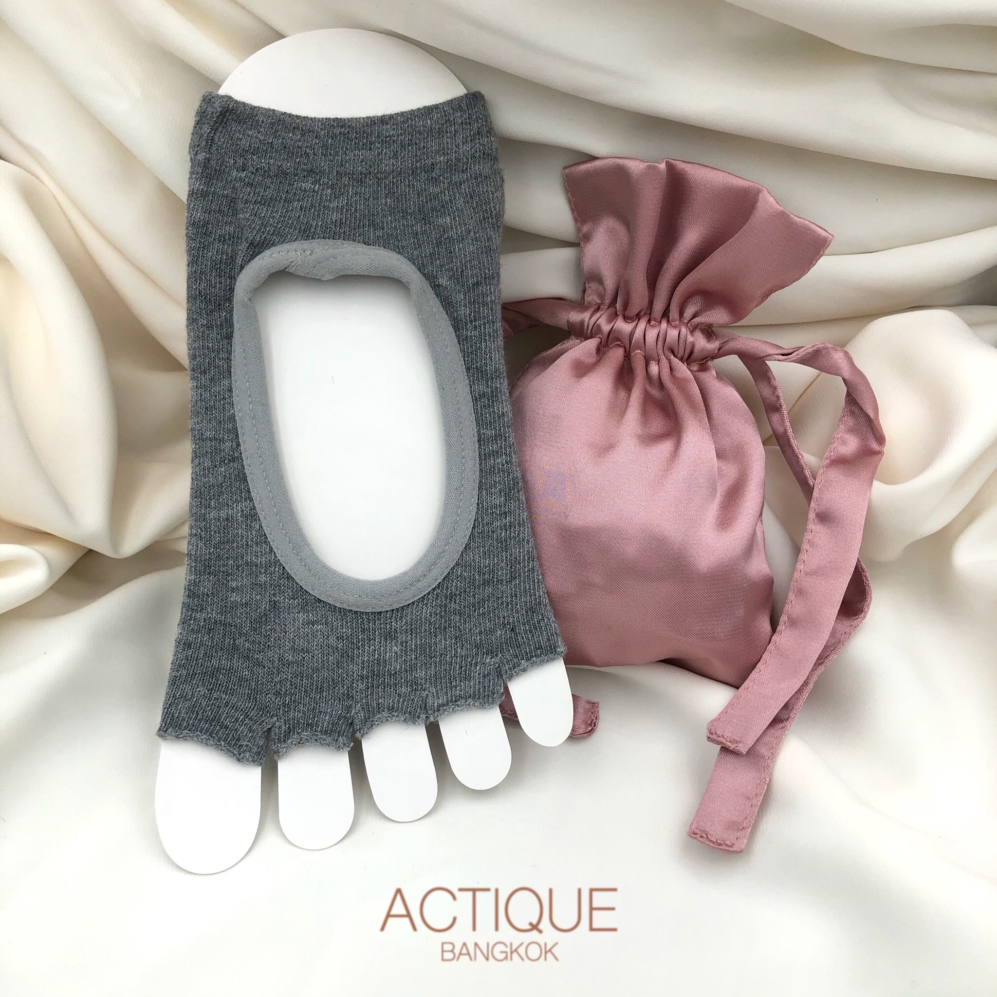 ACTIQUEBKK - Baby Luka yoga and pilates socks ถุงเท้าพิลาทิส โยคะ มีกันลื่น