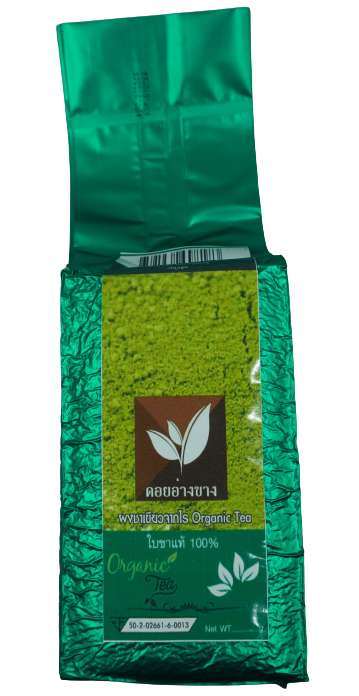 ชาเขียวผง ขนาด 500 กรัม ผงชาเขียว Green Tea Powder ผงชาเขียวชาไทย ผงชาเขียวป่น ผงชาเขียวนม ชาคุณภาพ มาตรฐาน อย. คัดสรรชาจากดอยพี้นที่เชียงใหม่ ราคามิตรภาพ ผลิตจากใบชาแท้ 3 สายพันธุ์ ทำให้ได้กลิ่นและรสชาติที่อร่อยและลงตัวสุด ๆ