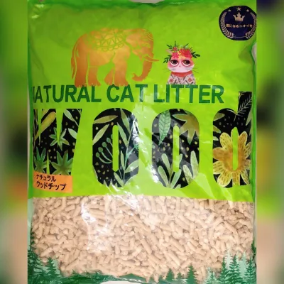 ทรายแมวไม้สน 10 ลิตร ไร้สารเคมี ดับกลิ่นได้ดี / Wood cat litter 10 L