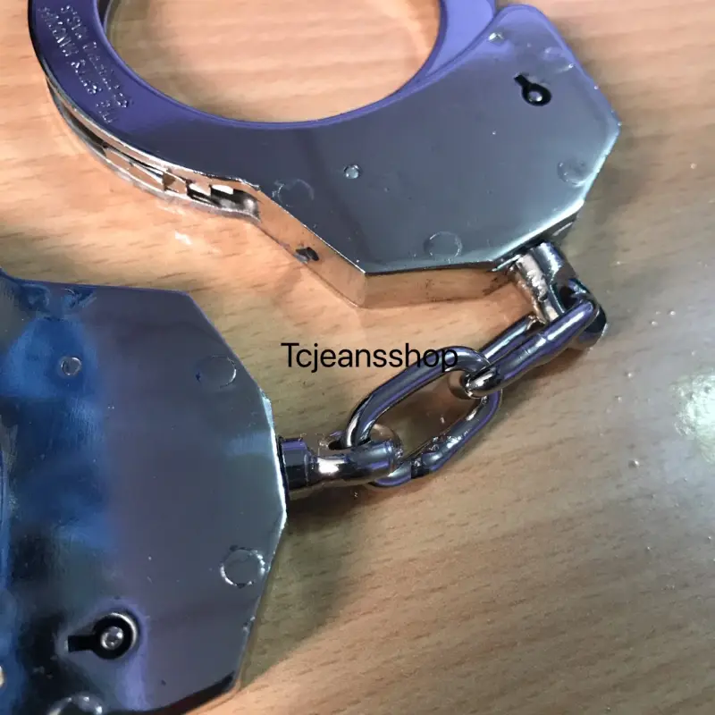 ภาพหน้าปกสินค้ากุญแจมือ Smits แท้ ถูกสุด จากร้าน Tcjeansshop บน Lazada