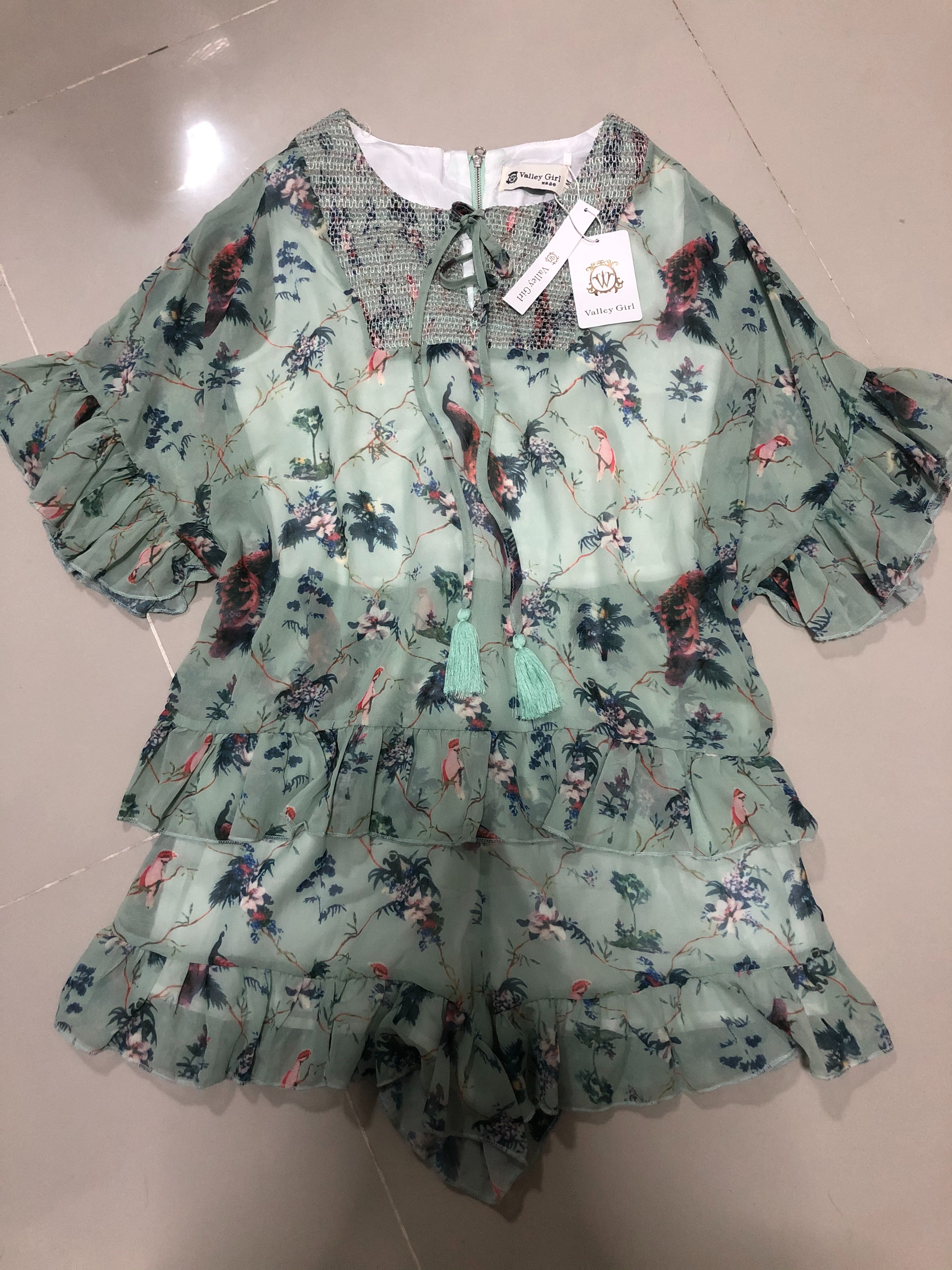 Valley girl เสื้อผ้า