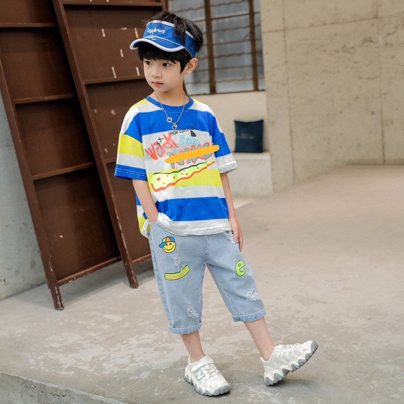 ชุดเด็กผู้ชาย (สินค้าพร้อมส่ง) แฟชั่นสไตล์เกาหลี เสื้อยืด+กางเกงยีนส์ เสื้อผ้าเด็กโต เสื้อผ้าเด็ก แฟชั่นสไตล์เกาหลี สเก็ตบอร์ดเด็ก JB