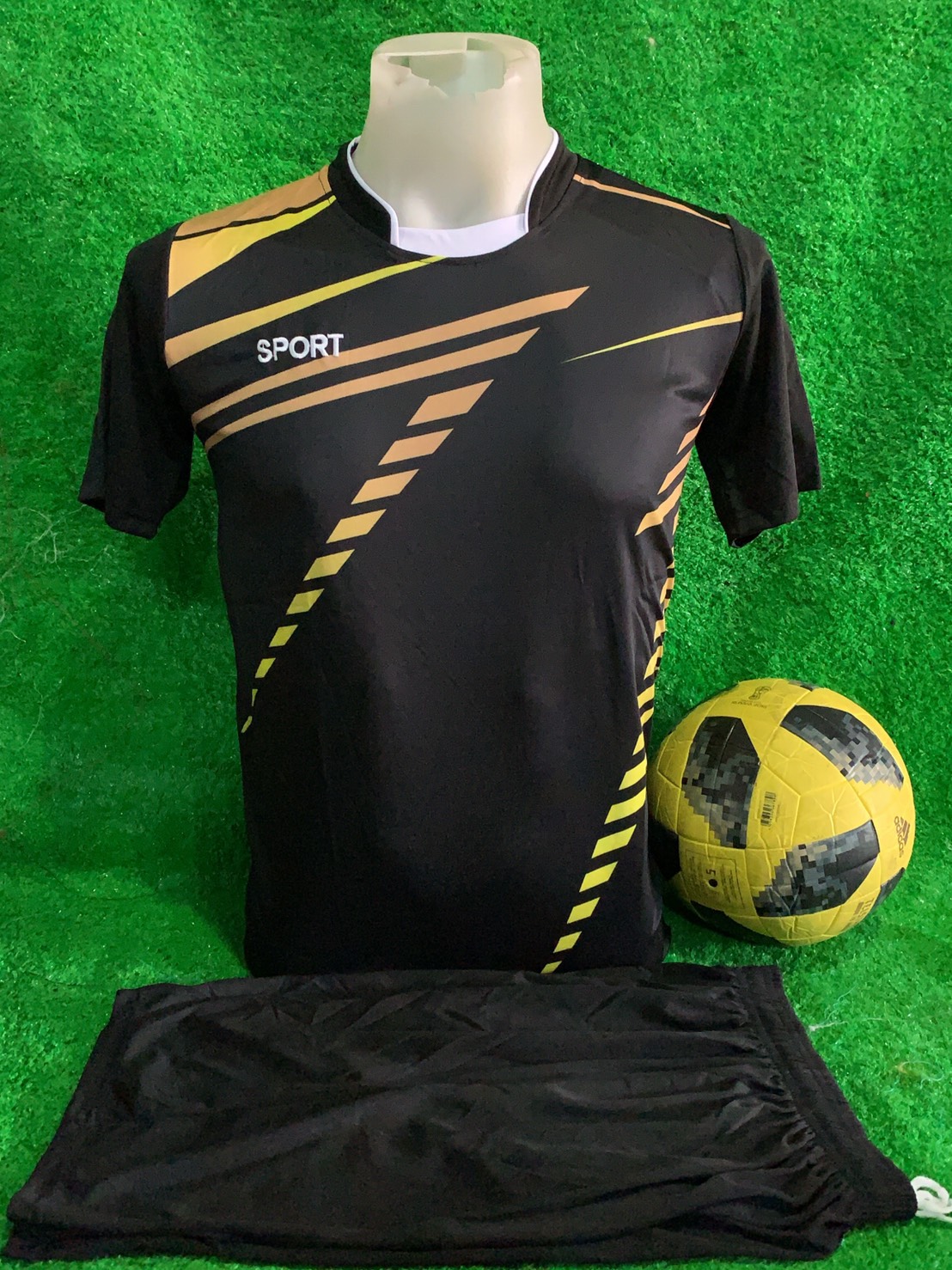 very cheap oneชุดฟุตบอล sport cloth Football kitชุดกีฬาสี ชุดกีฬา ชุด sport cloth Football มีหลายสี size M L XL ลายเสื้ออาจไม่ตรงตามรูป แต่สีได้ตามสั่งลายเปลี่ยนใหม่ตลอด