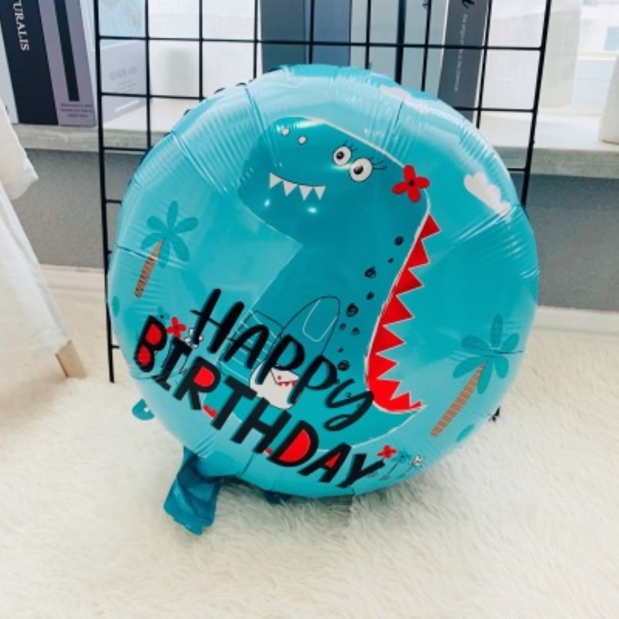 【Ready stock】 Crown cute dinosaur dinosaur aluminum balloons decorated