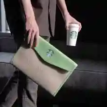 ภาพขนาดย่อของภาพหน้าปกสินค้ากระเป๋าใส่เอกสาร STARBUCK มี 2 สี วัสดุหนังนิ่ม ขนาด 33254 cm จากร้าน Lovely Nice Shop บน Lazada ภาพที่ 3