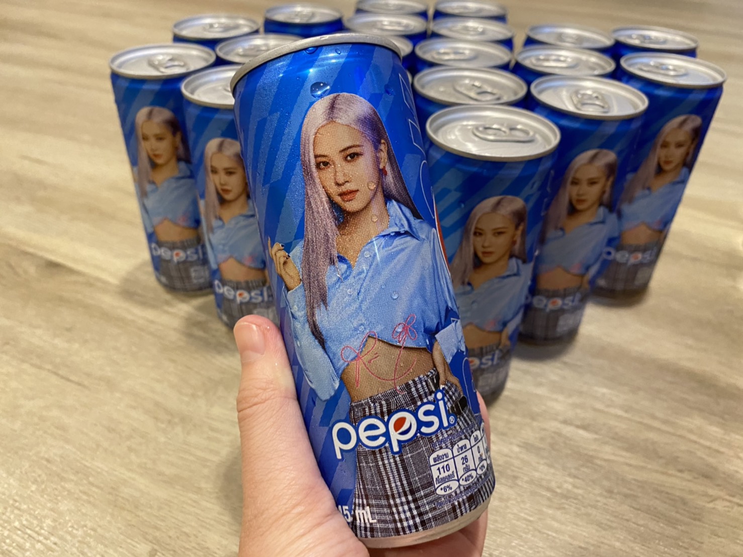 โรเซ่ สีฟ้า ขายแยก ? ~ PepsiXBlackpink Limited Edition ?ขนาด 245 ml