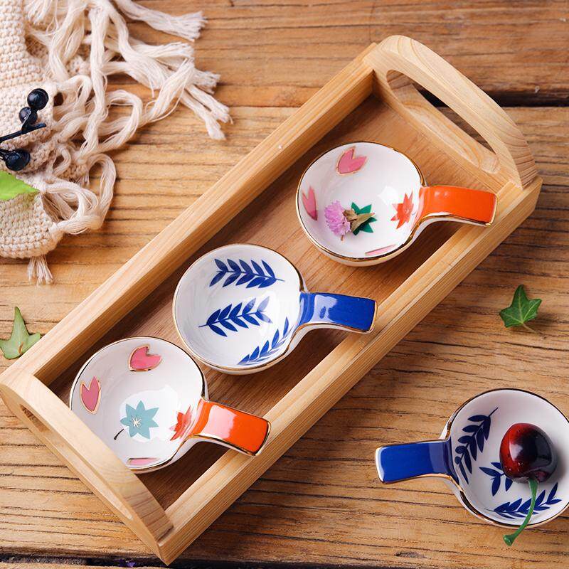 Phong cách Nhật Bản đồ ăn gốm nổi tiếng với sự tinh tế và độc đáo. Hãy nhấp vào hình ảnh để khám phá những món ăn được trình bày trên những chiếc đĩa đồ sứ tinh xảo này.
