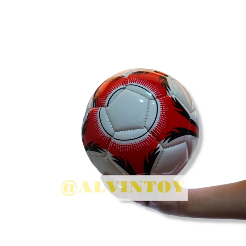 ภาพสินค้าลูกฟุตบอลหนังลายสโมสร เบอร์ 2 พร้อมตาข่ายใส่ลูกบอล แมนยู ลิเวอร์พูล เชลซี บาร์เซโลน่า รีล มาดริด หนังเงา จากร้าน Alvintoy บน Lazada ภาพที่ 4