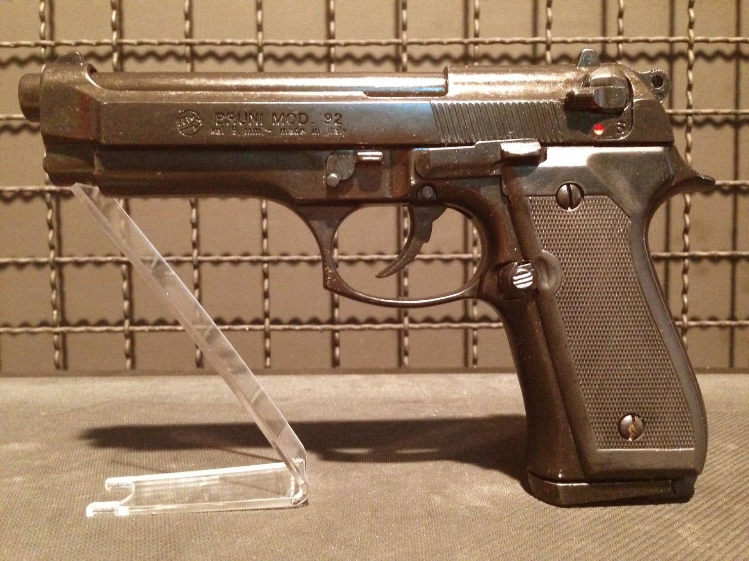 Blank M92 fs ปืนสุดคลาสสิคยุค 90 หรือที่เรียกขานกันว่า ปืนพระเอก ต้นตำรับจากอิตาลี สีรมดำด้าน สวย ดุ ดิบ คลาสสิค Made in Italy