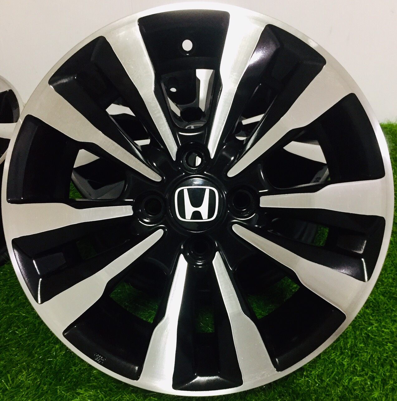 ล้อแม็กแท้HONDA ขอบ 15 (Hบรอนเงิน)