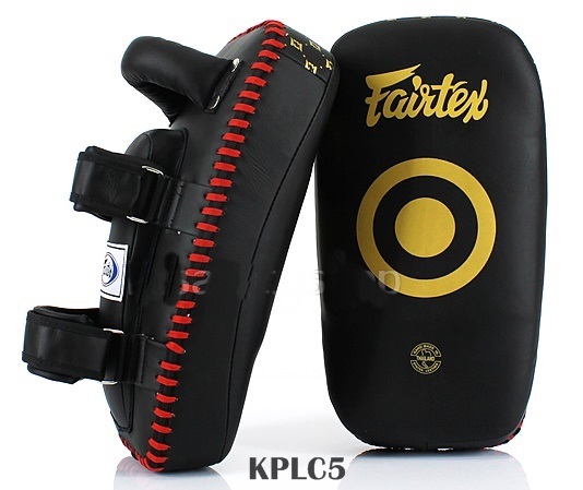 Fairtex Curved Kick Pads KPLC5 Black-Gold for Training MMA K1 เป้าเตะแบบโค้ง  แฟร์เท็กซ์ สีดำ-ทอง หนังเทียม สำหรับเทรนเนอร์ ในการฝึกซ้อมนักมวย