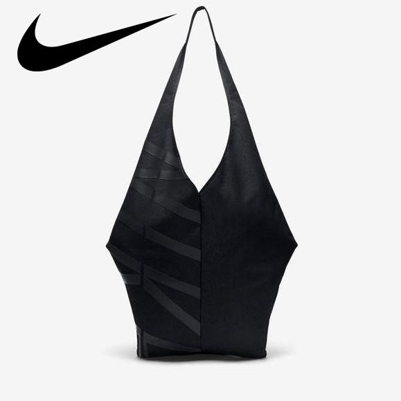 [ของแท้ 100%] กระเป๋า NIKE ไนกี้ EFFORTLESS TRAINING TOTE BAG BLACK BA5306-010 ( กระเป๋า สะพาย เป้ แฟชั่น ฟิตเนส กีฬา เทรนนิ่ง )